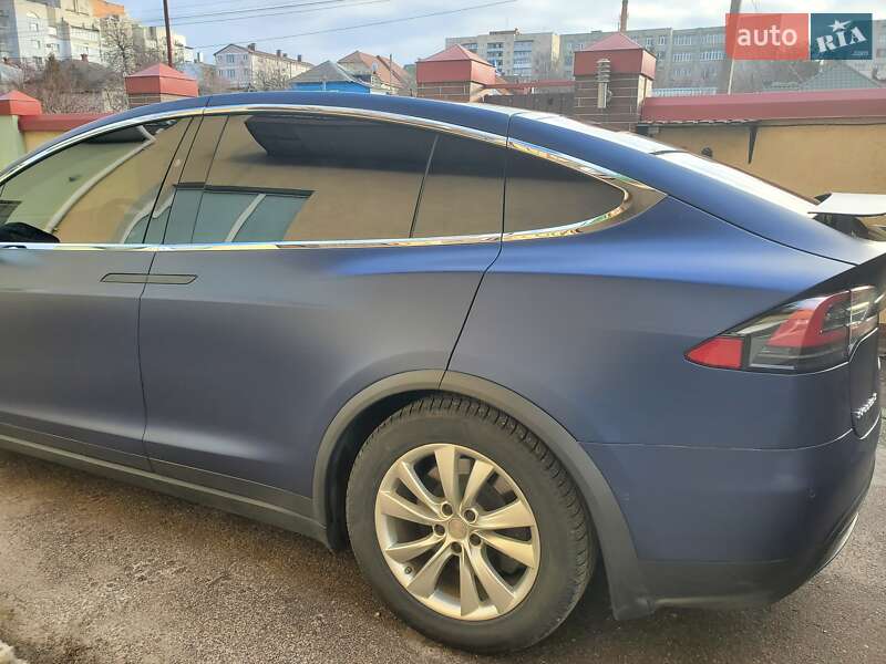Позашляховик / Кросовер Tesla Model X 2018 в Сумах