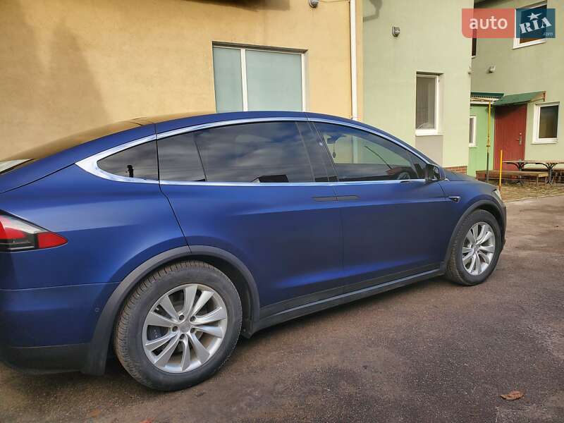 Позашляховик / Кросовер Tesla Model X 2018 в Сумах
