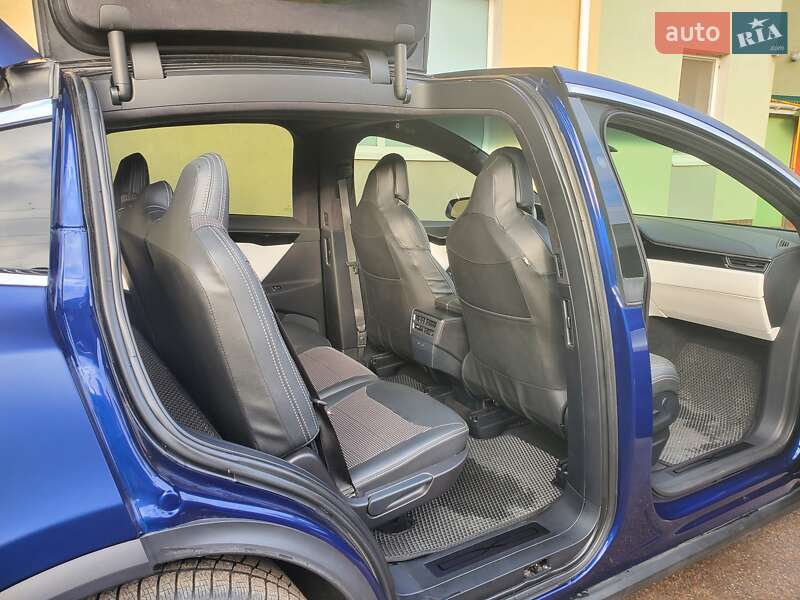 Позашляховик / Кросовер Tesla Model X 2018 в Сумах