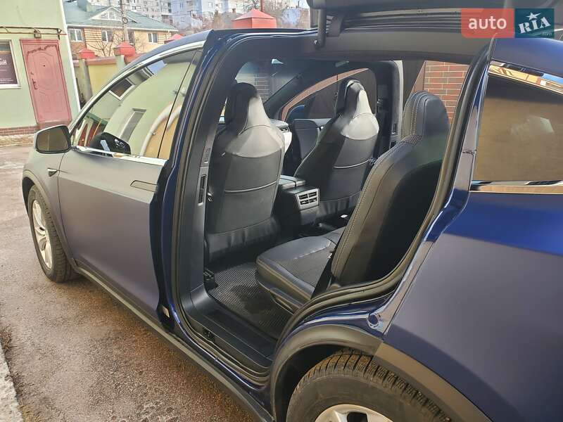 Позашляховик / Кросовер Tesla Model X 2018 в Сумах