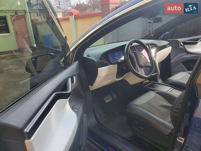 Позашляховик / Кросовер Tesla Model X 2018 в Сумах
