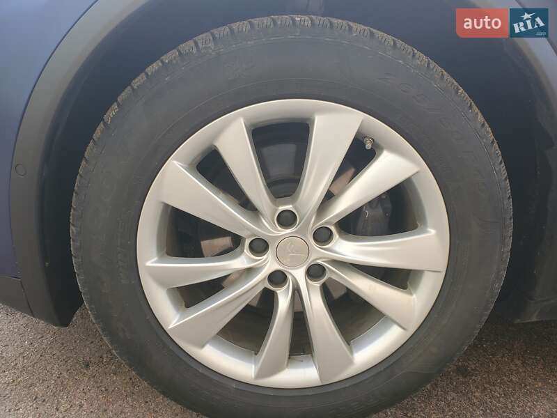 Позашляховик / Кросовер Tesla Model X 2018 в Сумах