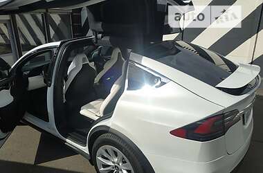 Внедорожник / Кроссовер Tesla Model X 2019 в 