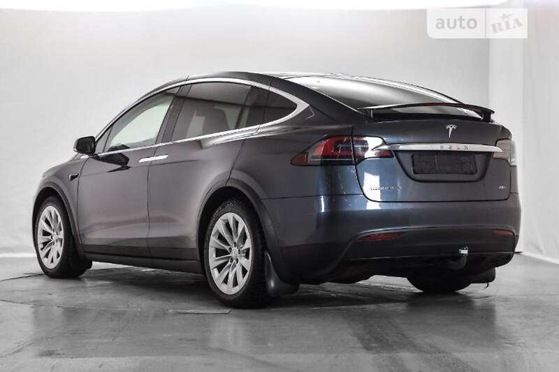 Внедорожник / Кроссовер Tesla Model X 2018 в 