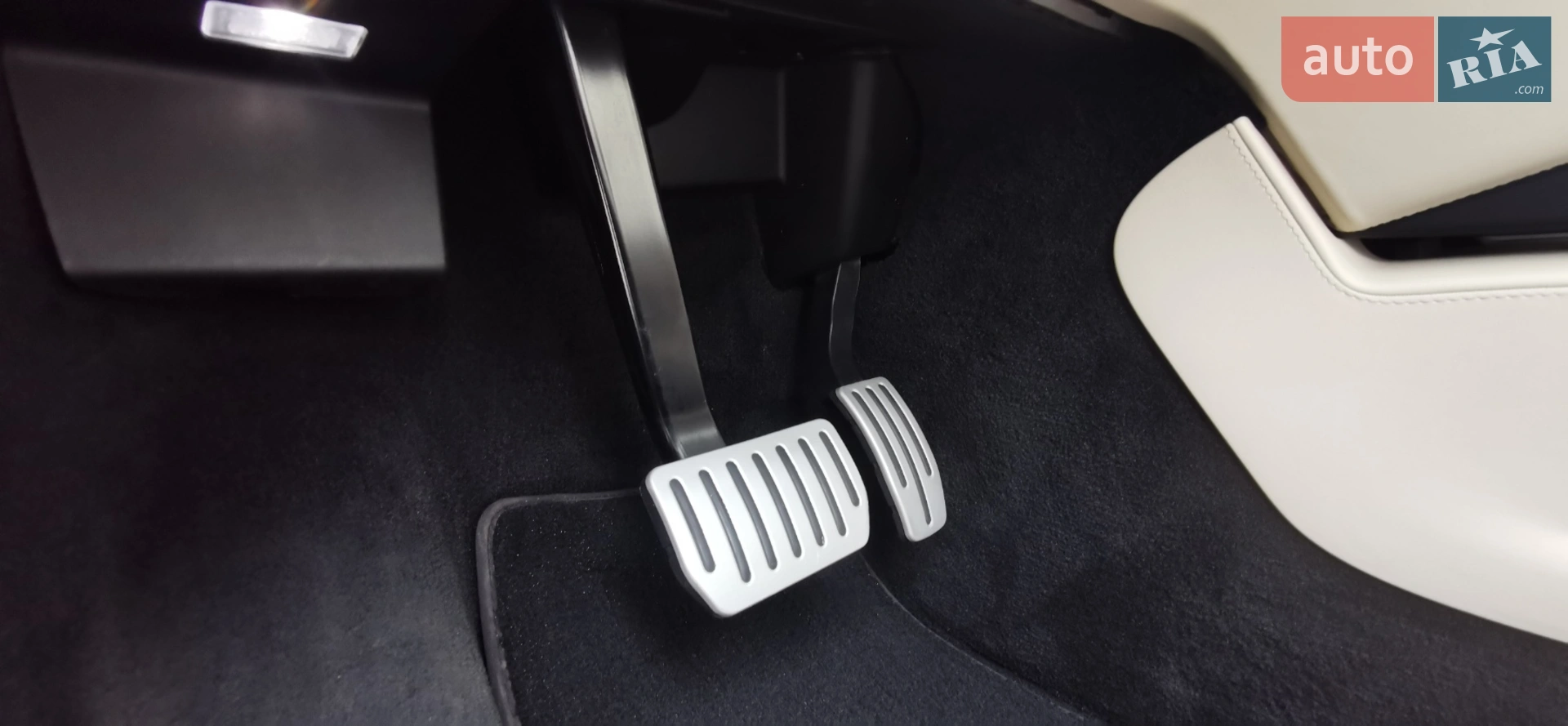 2020 Tesla Model X - мініатюра 17