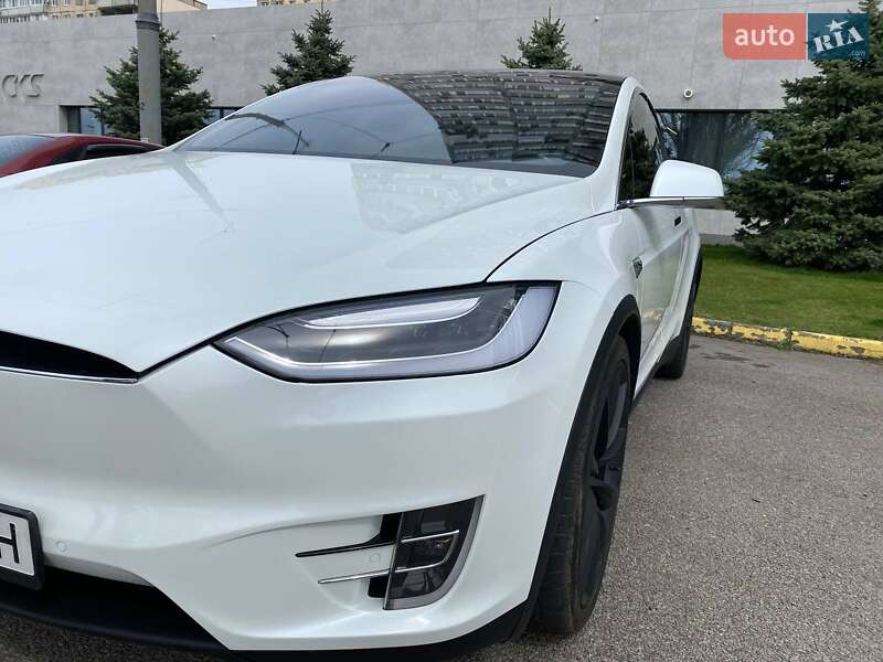 Позашляховик / Кросовер Tesla Model X 2017 в Дніпрі