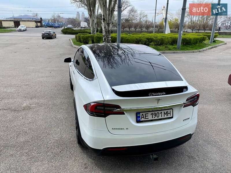 Позашляховик / Кросовер Tesla Model X 2017 в Дніпрі