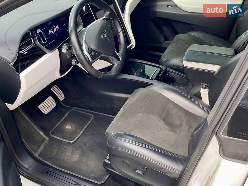 Позашляховик / Кросовер Tesla Model X 2017 в Дніпрі
