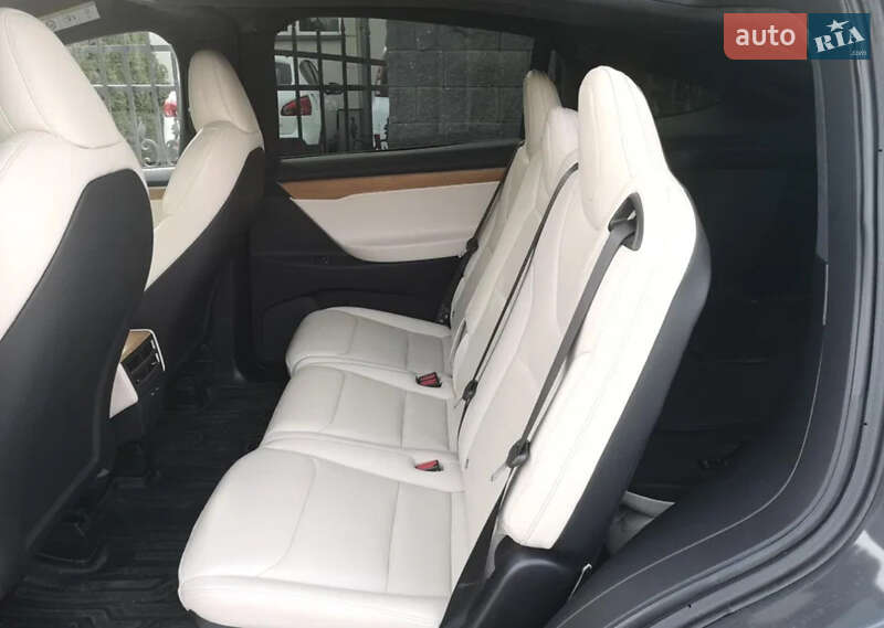 Позашляховик / Кросовер Tesla Model X 2020 в Львові