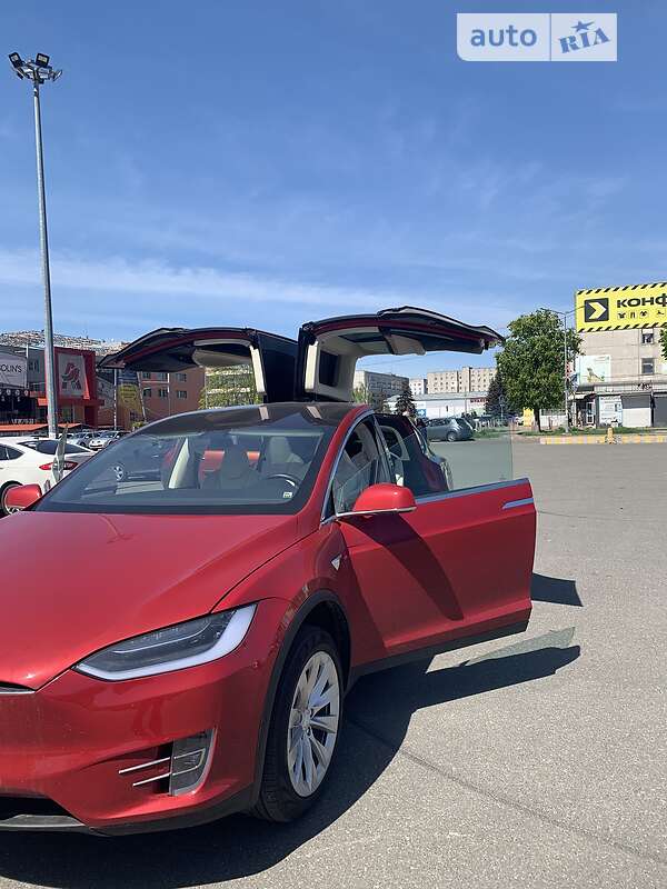 Позашляховик / Кросовер Tesla Model X 2018 в Києві