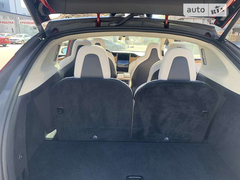 Позашляховик / Кросовер Tesla Model X 2018 в Києві