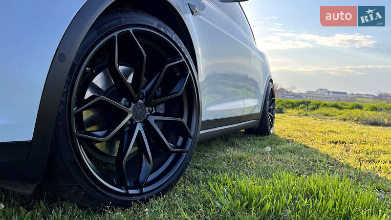 Позашляховик / Кросовер Tesla Model X 2018 в Одесі