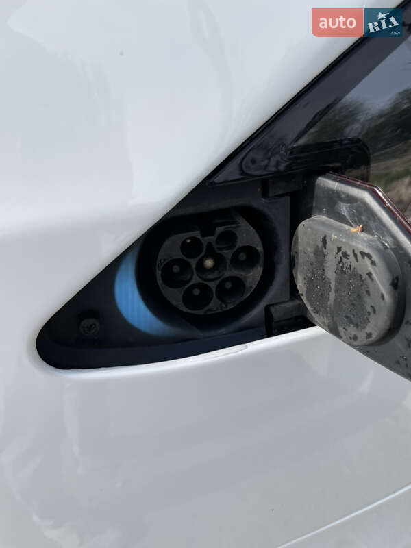 Внедорожник / Кроссовер Tesla Model X 2016 в Тернополе