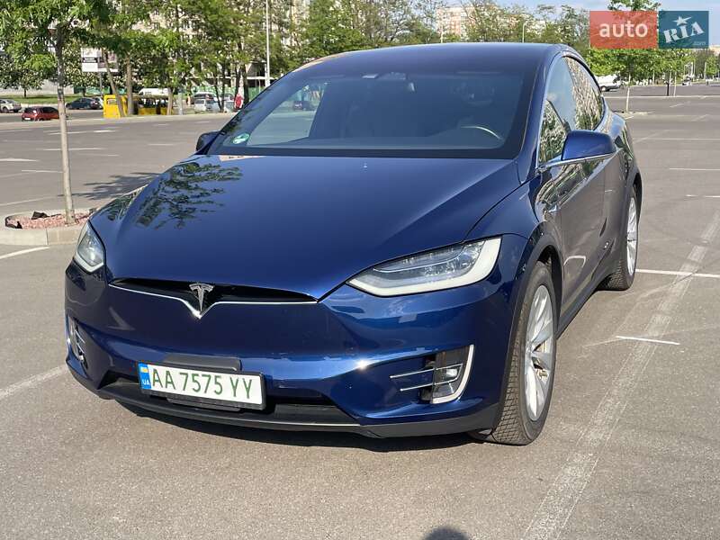 Tesla Model X 2020