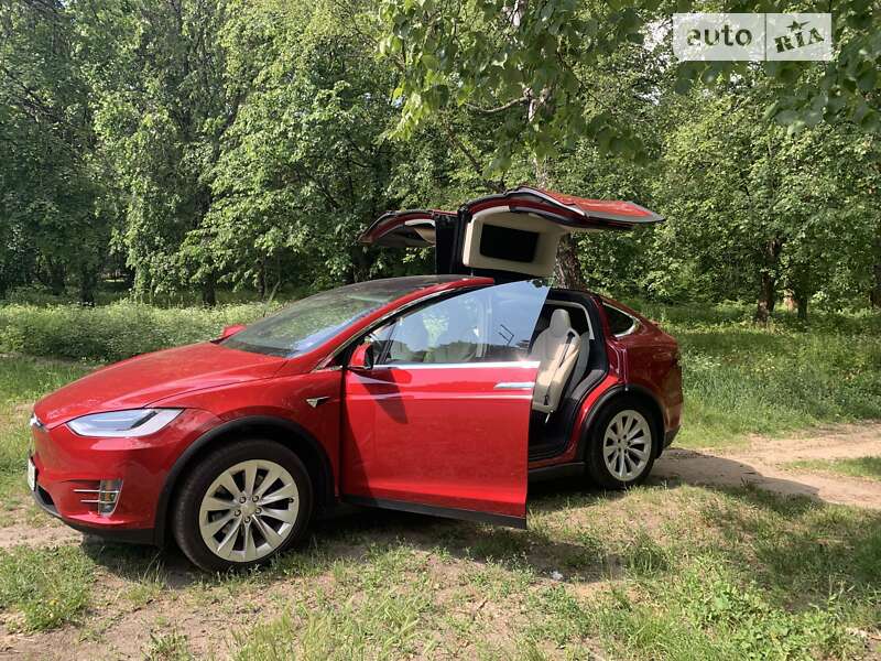 Позашляховик / Кросовер Tesla Model X 2018 в Києві