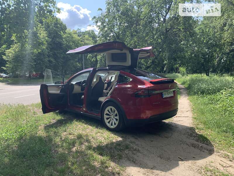 Позашляховик / Кросовер Tesla Model X 2018 в Києві