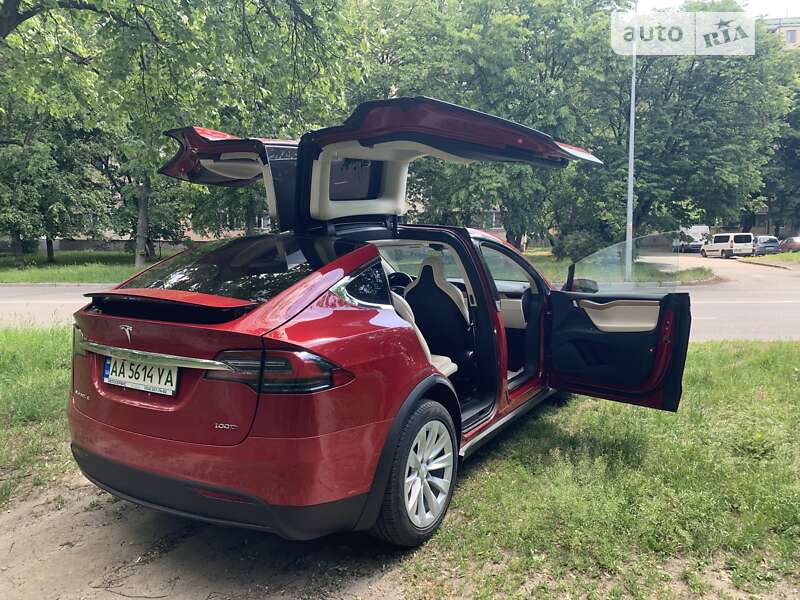 Позашляховик / Кросовер Tesla Model X 2018 в Києві