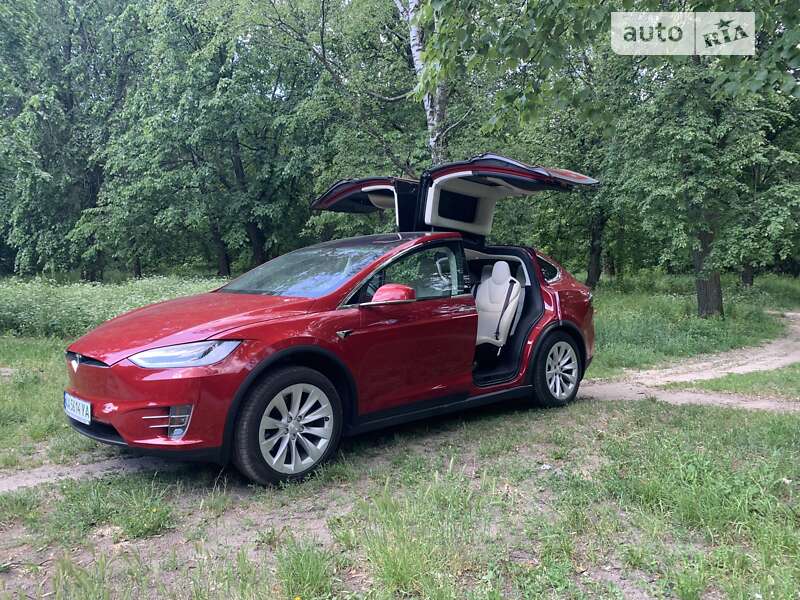 Позашляховик / Кросовер Tesla Model X 2018 в Києві