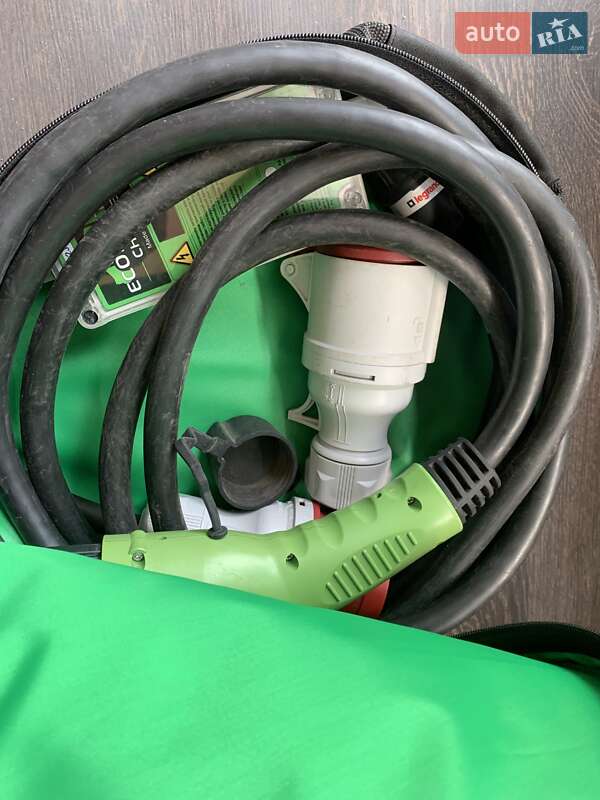 Внедорожник / Кроссовер Tesla Model X 2016 в Киеве фото 34 Внедорожник / Кроссовер Tesla Model X 2016 в Киеве