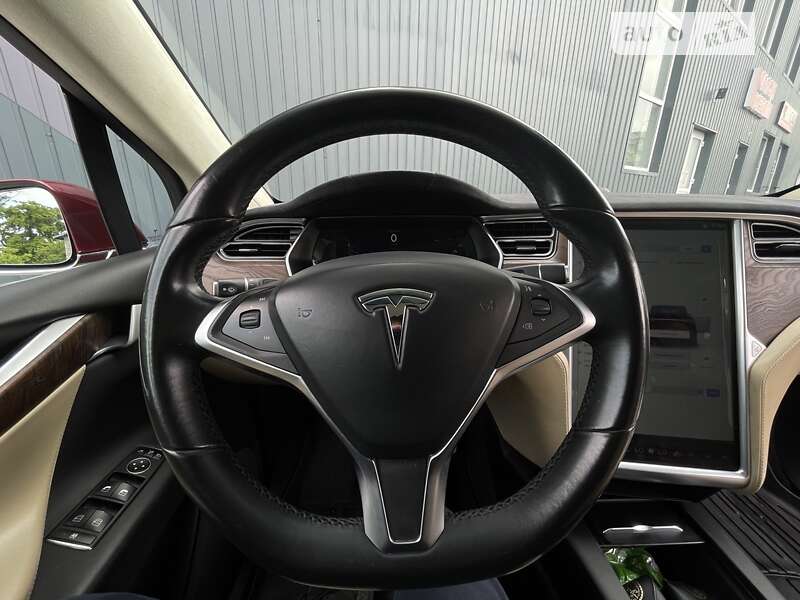 Позашляховик / Кросовер Tesla Model X 2016 в Стрию