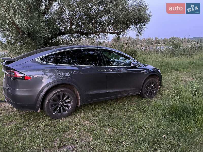 Внедорожник / Кроссовер Tesla Model X 2018 в 