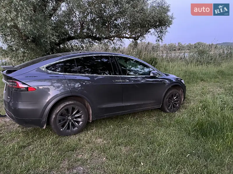 Внедорожник / Кроссовер Tesla Model X 2018 в 