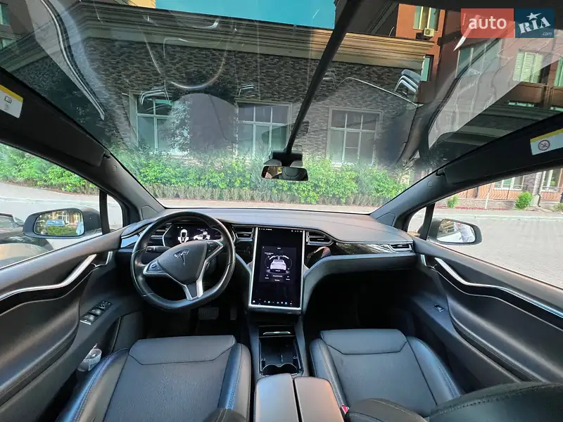Внедорожник / Кроссовер Tesla Model X 2017 в 