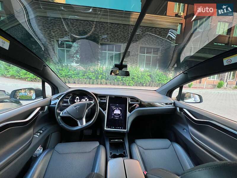 Позашляховик / Кросовер Tesla Model X 2017 в Києві