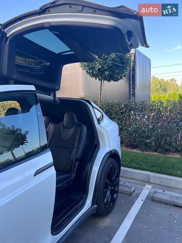 Позашляховик / Кросовер Tesla Model X 2017 в Києві