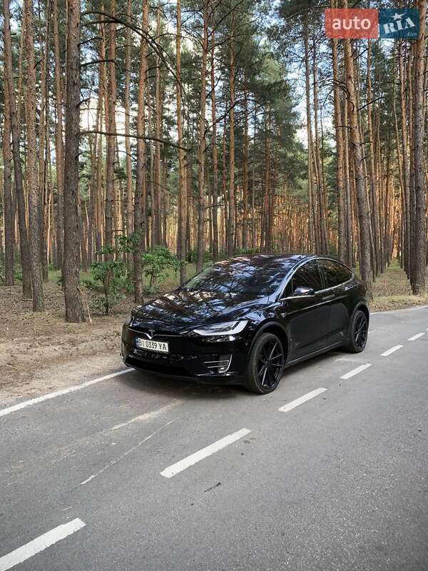 Позашляховик / Кросовер Tesla Model X 2016 в Полтаві