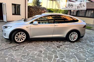 Позашляховик / Кросовер Tesla Model X 2016 в 