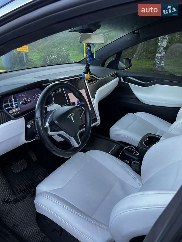 Позашляховик / Кросовер Tesla Model X 2017 в Києві