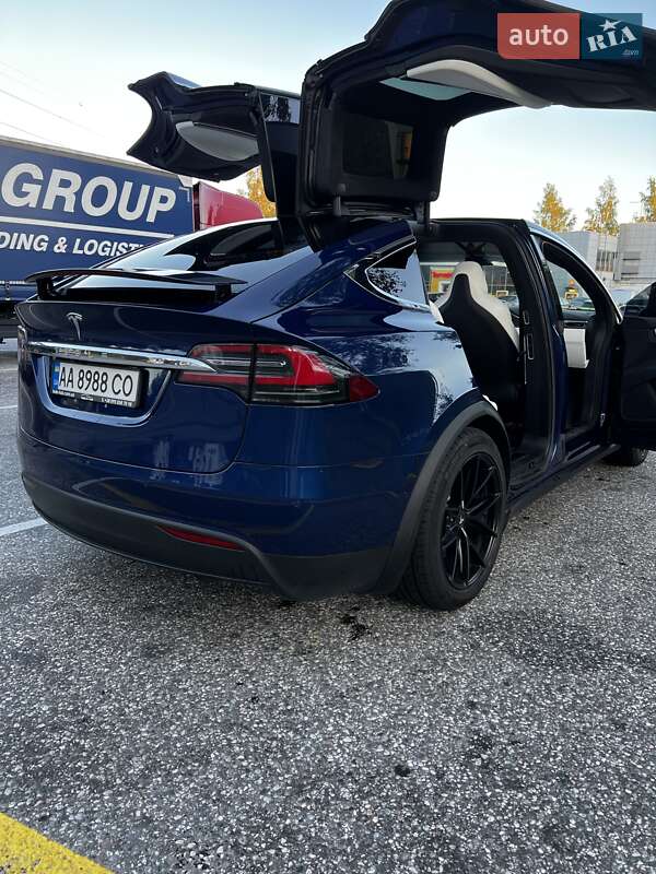 Внедорожник / Кроссовер Tesla Model X 2017 в Киеве