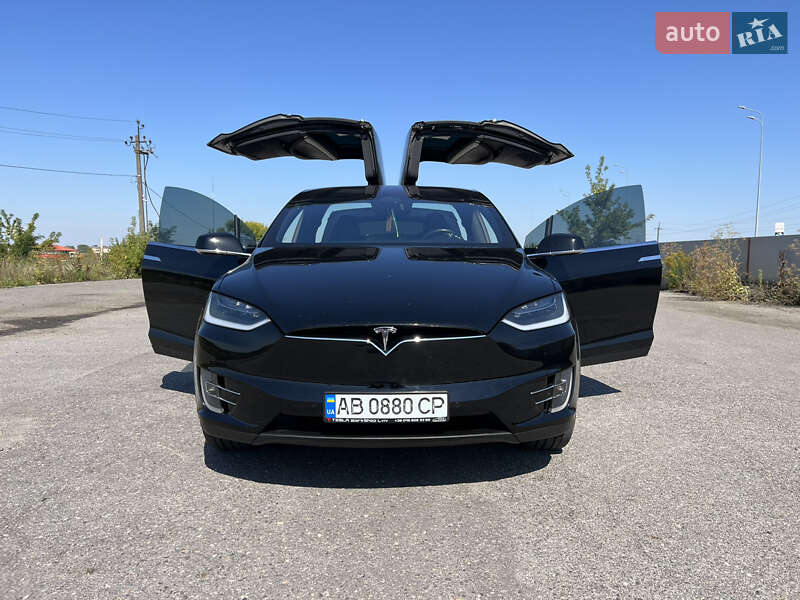 Позашляховик / Кросовер Tesla Model X 2017 в Вінниці