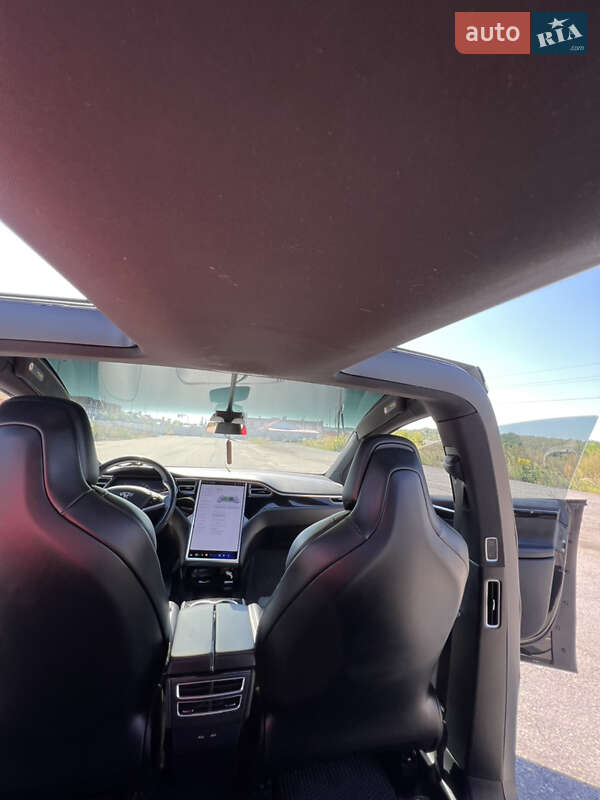 Позашляховик / Кросовер Tesla Model X 2017 в Вінниці