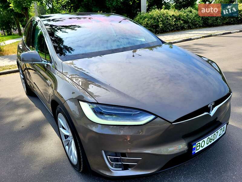 Позашляховик / Кросовер Tesla Model X 2016 в Харкові