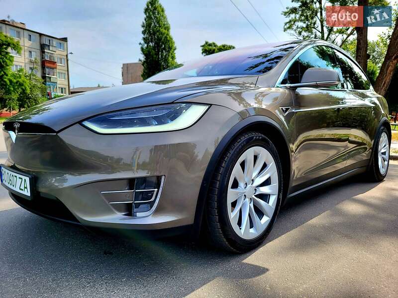Позашляховик / Кросовер Tesla Model X 2016 в Харкові