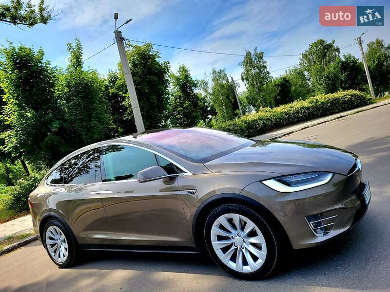 Позашляховик / Кросовер Tesla Model X 2016 в Харкові