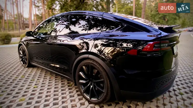 Внедорожник / Кроссовер Tesla Model X 2017 в 