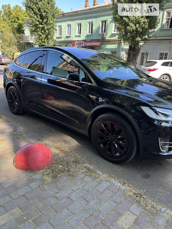 Позашляховик / Кросовер Tesla Model X 2016 в Дніпрі
