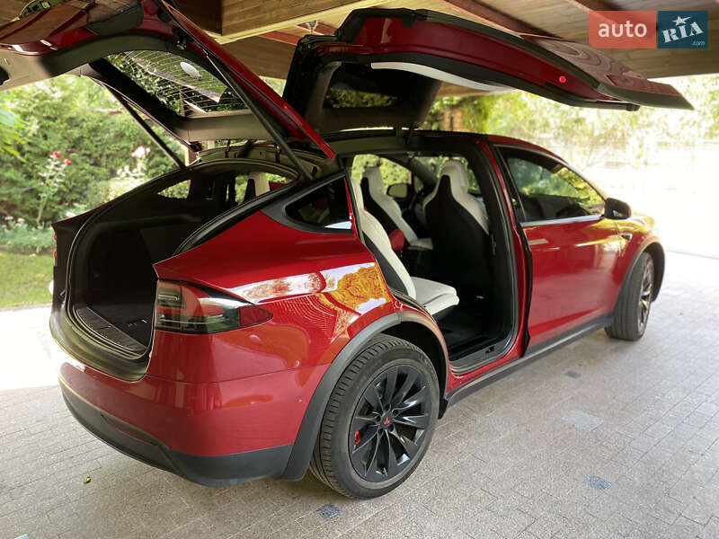 Внедорожник / Кроссовер Tesla Model X 2018 в Киеве