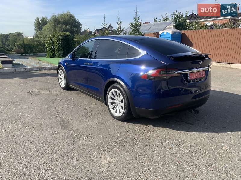 Позашляховик / Кросовер Tesla Model X 2016 в Києві
