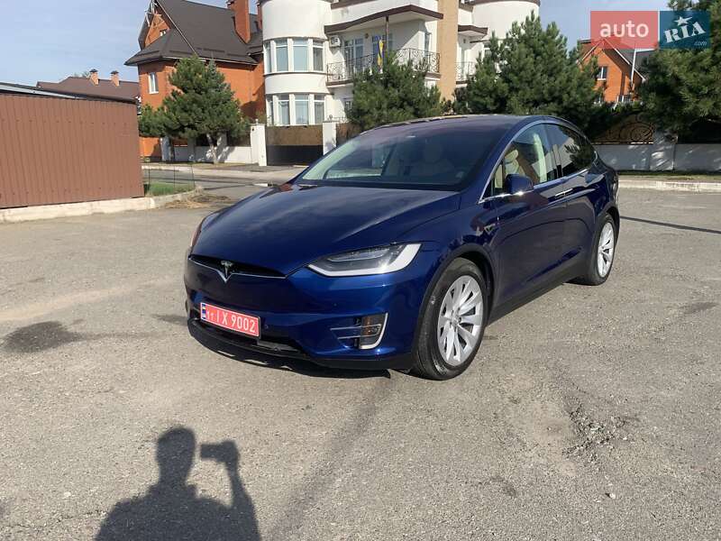 Позашляховик / Кросовер Tesla Model X 2016 в Києві
