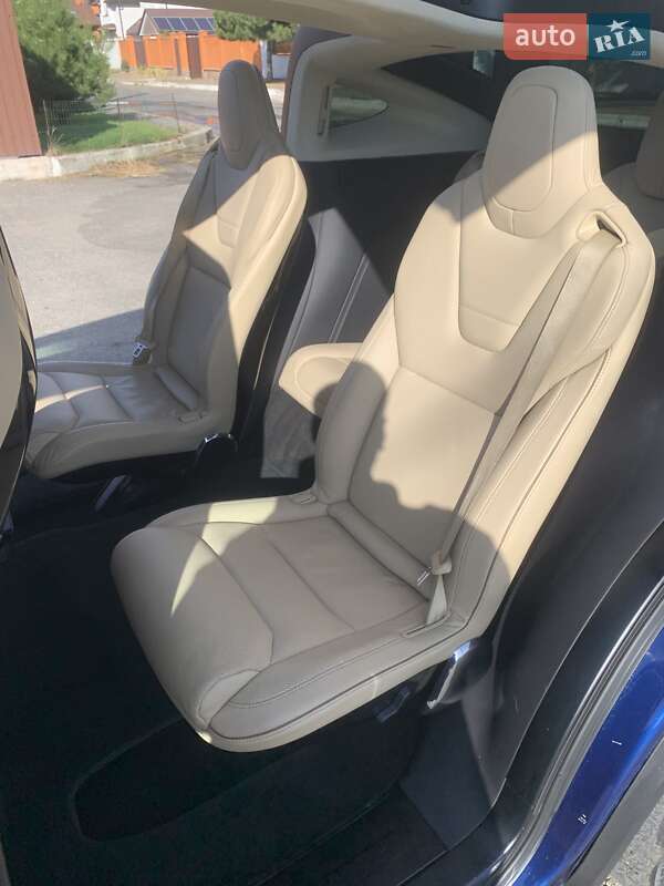 Позашляховик / Кросовер Tesla Model X 2016 в Києві
