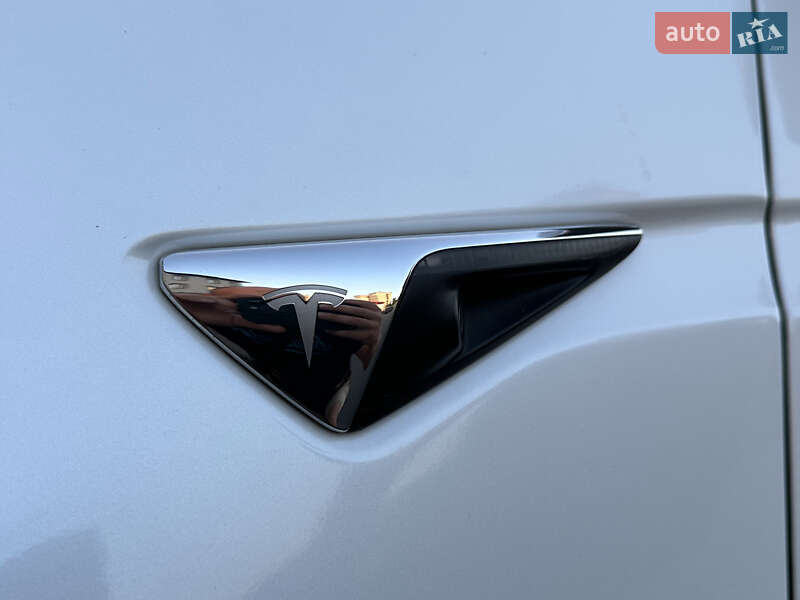 Внедорожник / Кроссовер Tesla Model X 2017 в Киеве