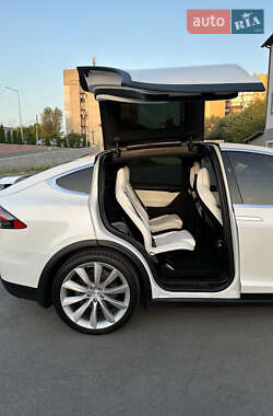 Внедорожник / Кроссовер Tesla Model X 2017 в Киеве