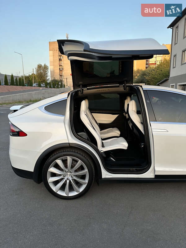 Внедорожник / Кроссовер Tesla Model X 2017 в Киеве