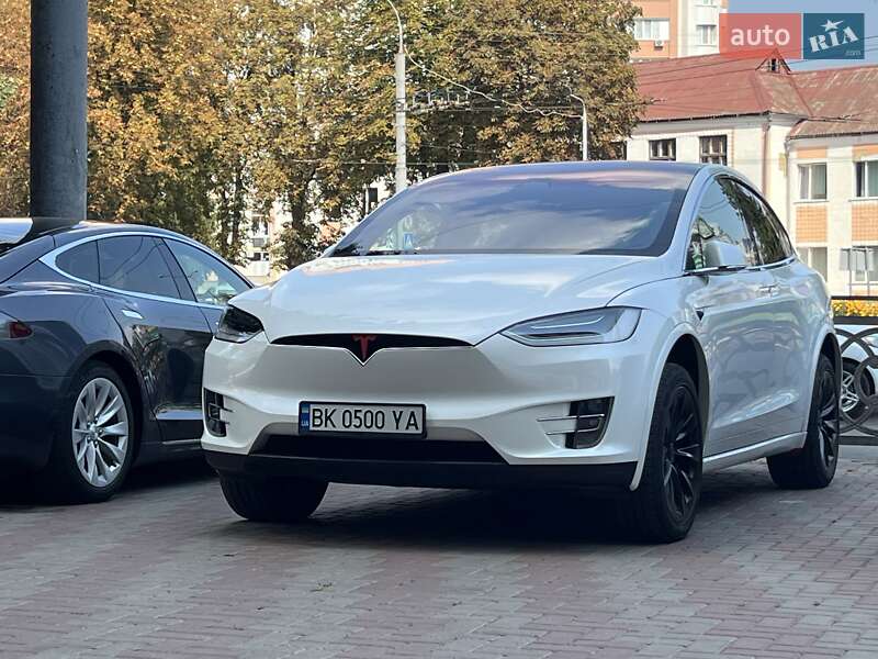 Позашляховик / Кросовер Tesla Model X 2020 в Рівному