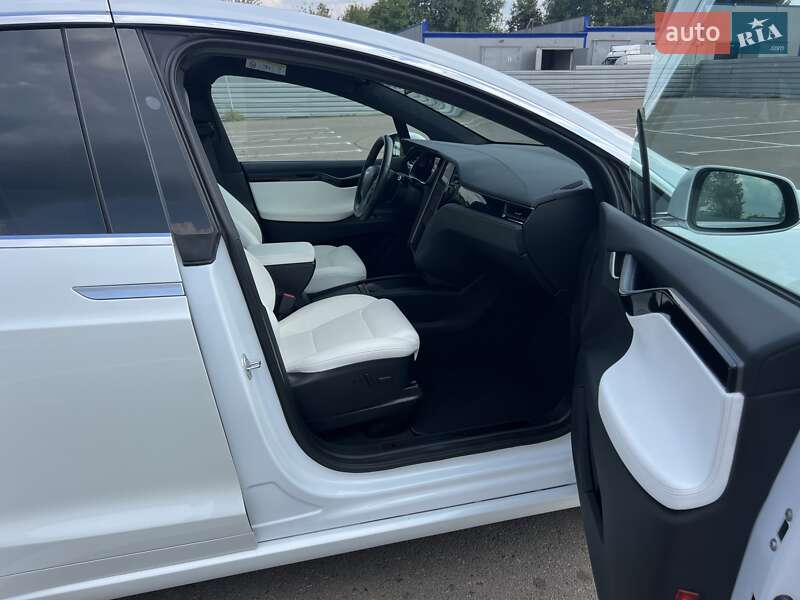 Позашляховик / Кросовер Tesla Model X 2020 в Рівному