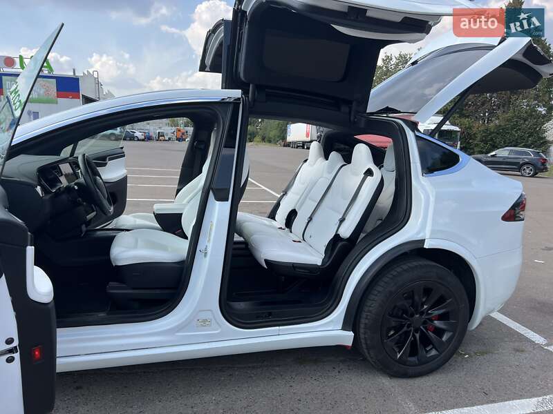 Позашляховик / Кросовер Tesla Model X 2020 в Рівному